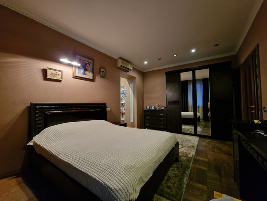 Продам трехкомнатную (3-комн.) квартиру, Спортивная ул, 17, Кокошкино дп