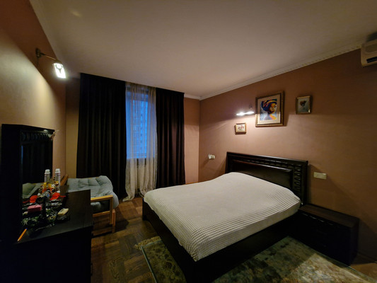 Продам трехкомнатную (3-комн.) квартиру, Спортивная ул, 17, Кокошкино дп