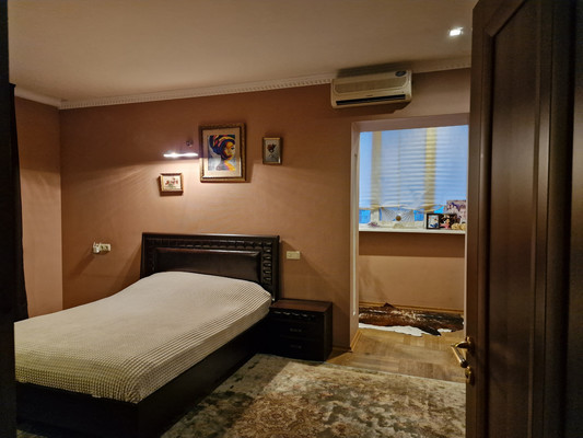 Продам трехкомнатную (3-комн.) квартиру, Спортивная ул, 17, Кокошкино дп