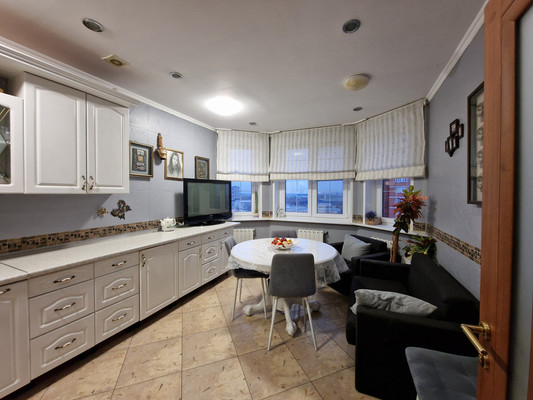 Продам трехкомнатную (3-комн.) квартиру, Спортивная ул, 17, Кокошкино дп