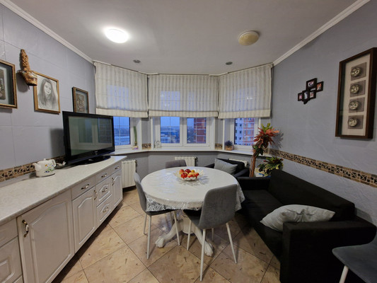 Продам трехкомнатную (3-комн.) квартиру, Спортивная ул, 17, Кокошкино дп