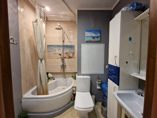 Продам трехкомнатную (3-комн.) квартиру, Спортивная ул, 17, Кокошкино дп