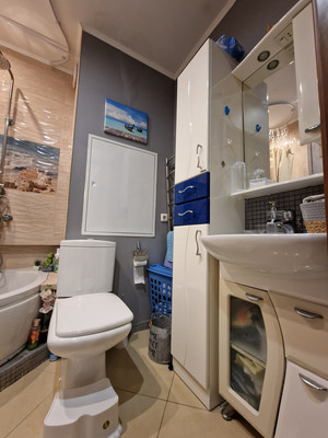 Продам трехкомнатную (3-комн.) квартиру, Спортивная ул, 17, Кокошкино дп