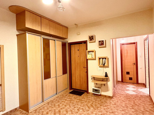 Продам трехкомнатную (3-комн.) квартиру, Дергаевская ул, 30, Раменское г