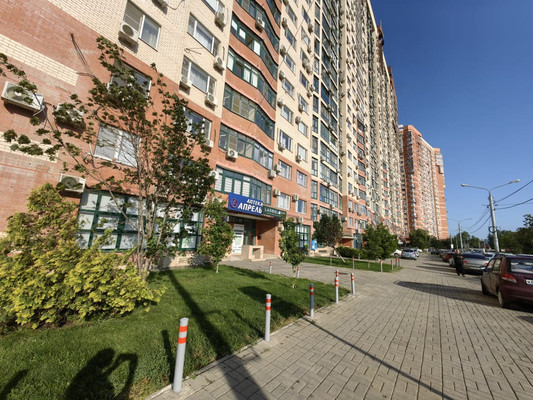 Продам трехкомнатную (3-комн.) квартиру, им. Достоевского ул, 84, Краснодар г