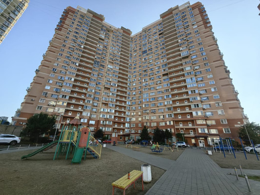 Продам трехкомнатную (3-комн.) квартиру, им. Достоевского ул, 84, Краснодар г