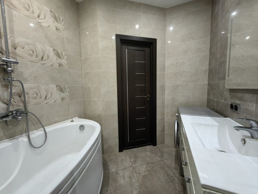 Продам трехкомнатную (3-комн.) квартиру, им. Достоевского ул, 84, Краснодар г