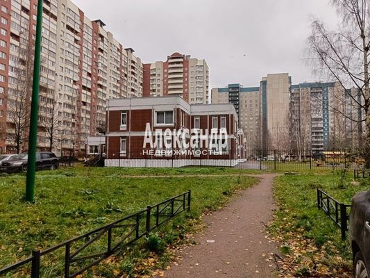 Продам однокомнатную (1-комн.) квартиру, Планерная ул, 21к1, Санкт-Петербург г