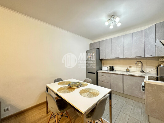 Продам двухкомнатную (2-комн.) квартиру, Реутовская ул, 15, Балашиха г