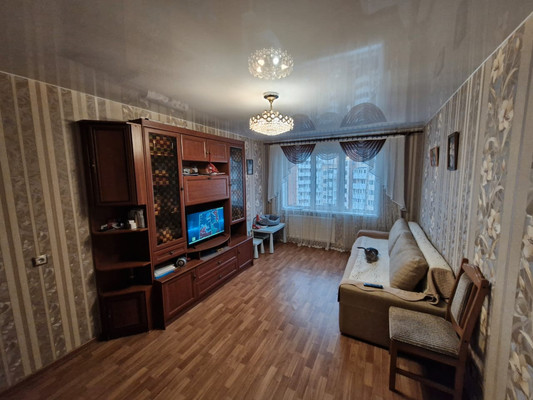 Продам двухкомнатную (2-комн.) квартиру, Ленсоветовский тер, 25, Шушары п