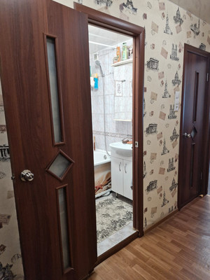 Продам двухкомнатную (2-комн.) квартиру, Ленсоветовский тер, 25, Шушары п