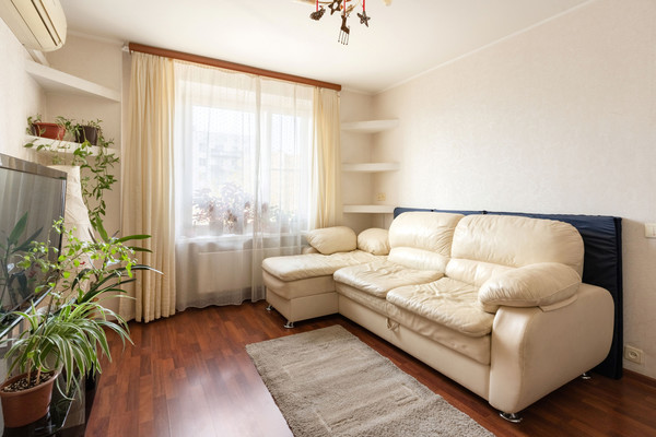 Продам двухкомнатную (2-комн.) квартиру, Союзный пр-кт, 22к2, Москва г