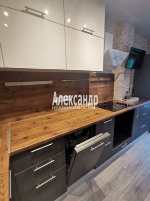 Продам однокомнатную (1-комн.) квартиру, Шоссе в Лаврики ул, 63, Мурино п