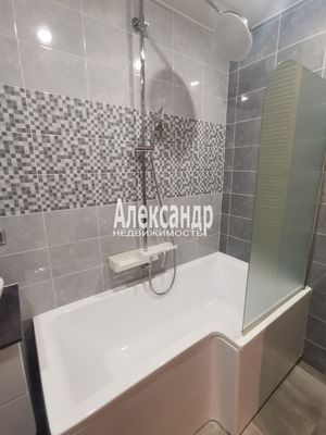 Продам однокомнатную (1-комн.) квартиру, Шоссе в Лаврики ул, 63, Мурино п