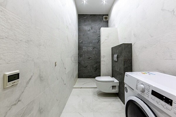 Продам трехкомнатную (3-комн.) квартиру, Архитектора Щусева ул, 1, Москва г