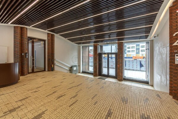 Продам трехкомнатную (3-комн.) квартиру, Архитектора Щусева ул, 1, Москва г