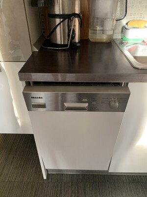 Продам трехкомнатную (3-комн.) квартиру, Новокуркинское ш, 35, Москва г