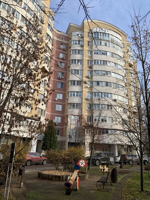 Продам трехкомнатную (3-комн.) квартиру, Новокуркинское ш, 35, Москва г