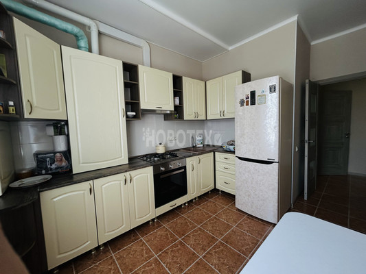 Продам двухкомнатную (2-комн.) квартиру, Тельмана ул, 50, Горячий Ключ г