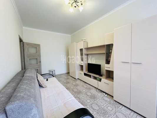 Продам двухкомнатную (2-комн.) квартиру, Тельмана ул, 50, Горячий Ключ г