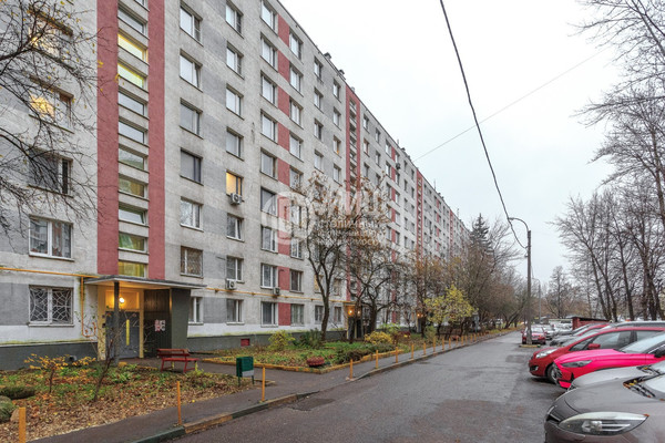 Продам трехкомнатную (3-комн.) квартиру, Беловежская ул, 77, Москва г