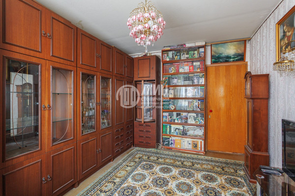 Продам трехкомнатную (3-комн.) квартиру, Беловежская ул, 77, Москва г