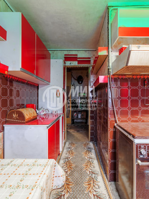 Продам трехкомнатную (3-комн.) квартиру, Беловежская ул, 77, Москва г