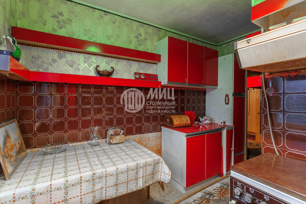 Продам трехкомнатную (3-комн.) квартиру, Беловежская ул, 77, Москва г