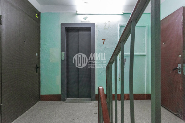 Продам трехкомнатную (3-комн.) квартиру, Беловежская ул, 77, Москва г