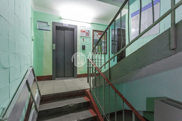 Продам трехкомнатную (3-комн.) квартиру, Беловежская ул, 77, Москва г