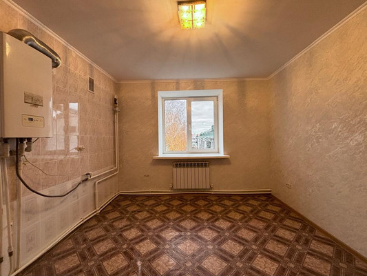 Продам трехкомнатную (3-комн.) квартиру, Садовая ул, 36, Глинищево с