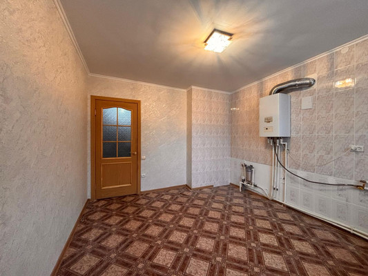 Продам трехкомнатную (3-комн.) квартиру, Садовая ул, 36, Глинищево с