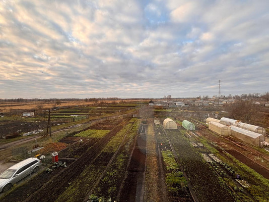 Продам трехкомнатную (3-комн.) квартиру, Садовая ул, 36, Глинищево с