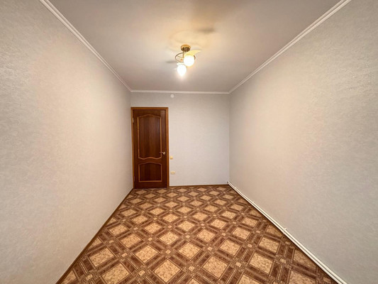 Продам трехкомнатную (3-комн.) квартиру, Садовая ул, 36, Глинищево с