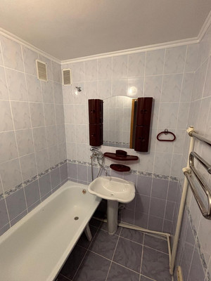 Продам трехкомнатную (3-комн.) квартиру, Садовая ул, 36, Глинищево с