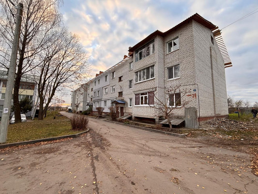 Продам трехкомнатную (3-комн.) квартиру, Садовая ул, 36, Глинищево с