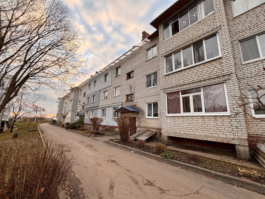 Продам трехкомнатную (3-комн.) квартиру, Садовая ул, 36, Глинищево с