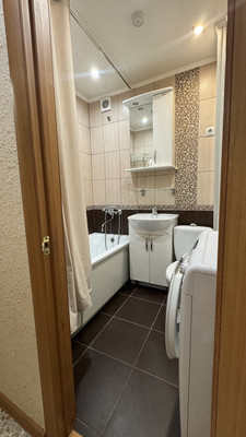 Продам двухкомнатную (2-комн.) квартиру, 2-я Комсомольская ул, 15, Южно-Сахалинск г