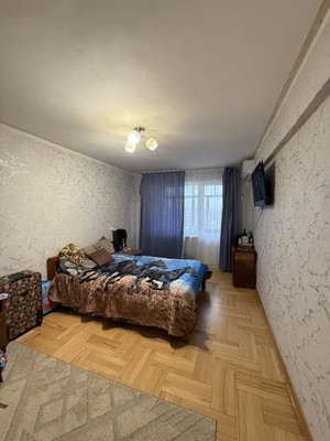 Продам трехкомнатную (3-комн.) квартиру, Новороссийская ул, 72А, Армавир г