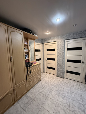 Продам трехкомнатную (3-комн.) квартиру, Новороссийская ул, 72А, Армавир г