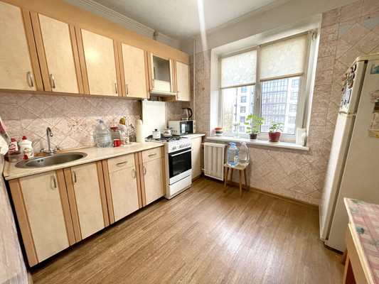 Продам двухкомнатную (2-комн.) квартиру, Мильчакова ул, 3, Ростов-на-Дону г