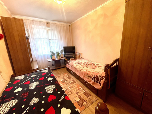 Продам двухкомнатную (2-комн.) квартиру, Мильчакова ул, 3, Ростов-на-Дону г