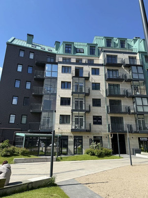 Продам трехкомнатную (3-комн.) квартиру, Октябрьская ул, 12а, Калининград г