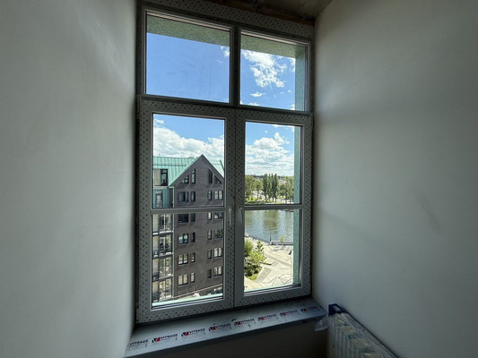 Продам трехкомнатную (3-комн.) квартиру, Октябрьская ул, 12а, Калининград г