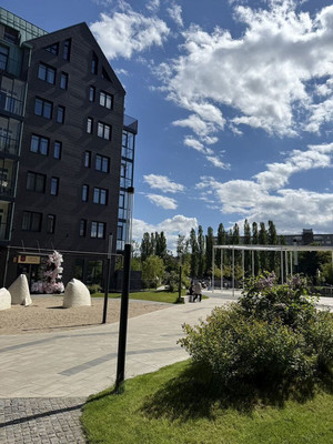 Продам трехкомнатную (3-комн.) квартиру, Октябрьская ул, 12а, Калининград г