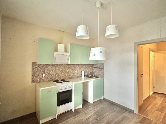 Продам трехкомнатную (3-комн.) квартиру, Яхтенная ул, 32к3, Санкт-Петербург г