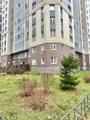 Продам трехкомнатную (3-комн.) квартиру, Яхтенная ул, 32к3, Санкт-Петербург г