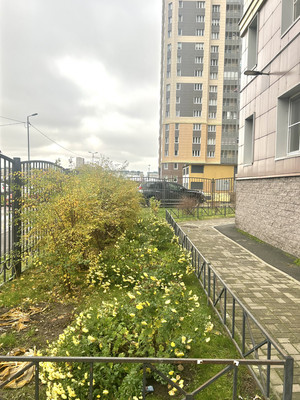 Продам трехкомнатную (3-комн.) квартиру, Яхтенная ул, 32к3, Санкт-Петербург г