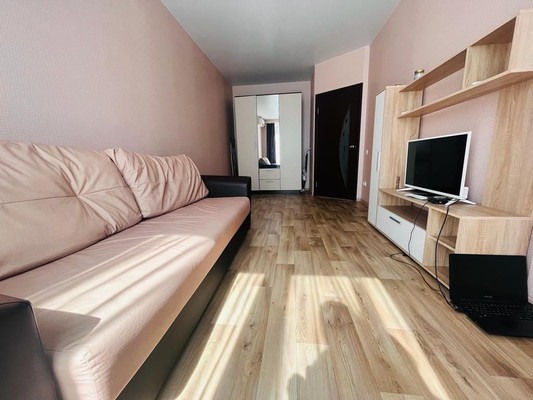 Продам однокомнатную (1-комн.) квартиру, Батурина ул, 93, Симферополь г