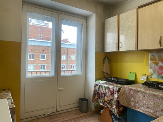 Продам комнату в 4-комн. квартире, Трилиссера ул, 52, Иркутск г